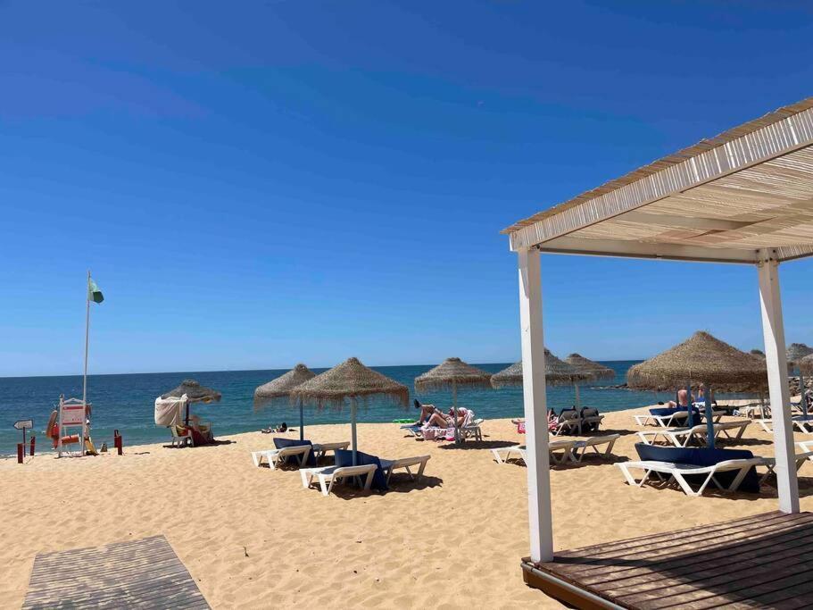 Luxury Modern Beach Apartment Quarteira Exterior foto